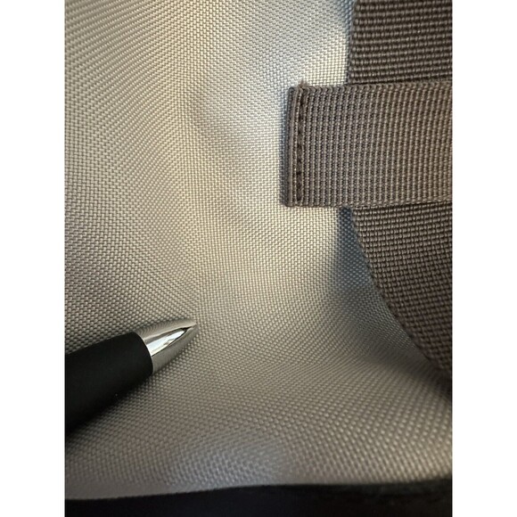 Wenzel Backpack Boulderdasche 30 Liter Capacity Khaki Plaid Discontinued 22x10x9 - Picture 10 of 14